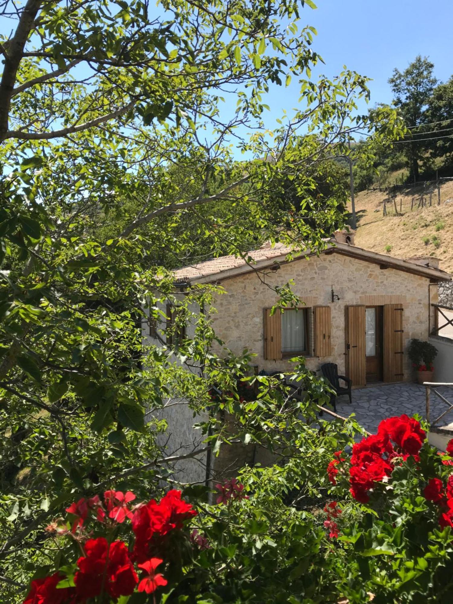 Agriturismo Pettino Кампелло-суль-Клитунно Экстерьер фото