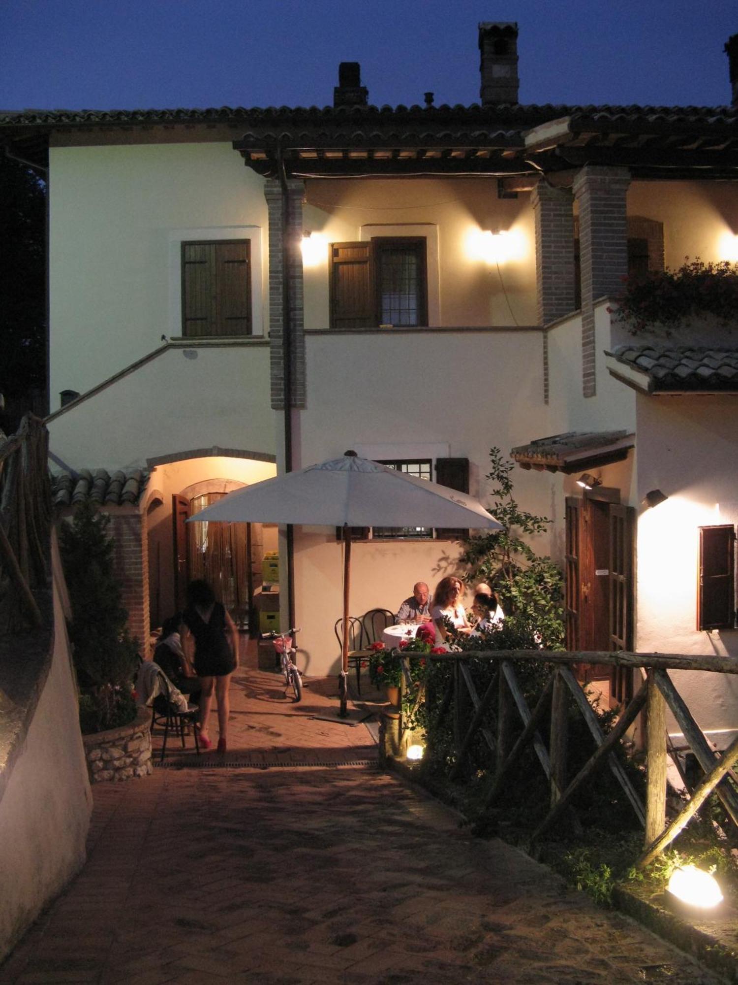 Agriturismo Pettino Кампелло-суль-Клитунно Экстерьер фото